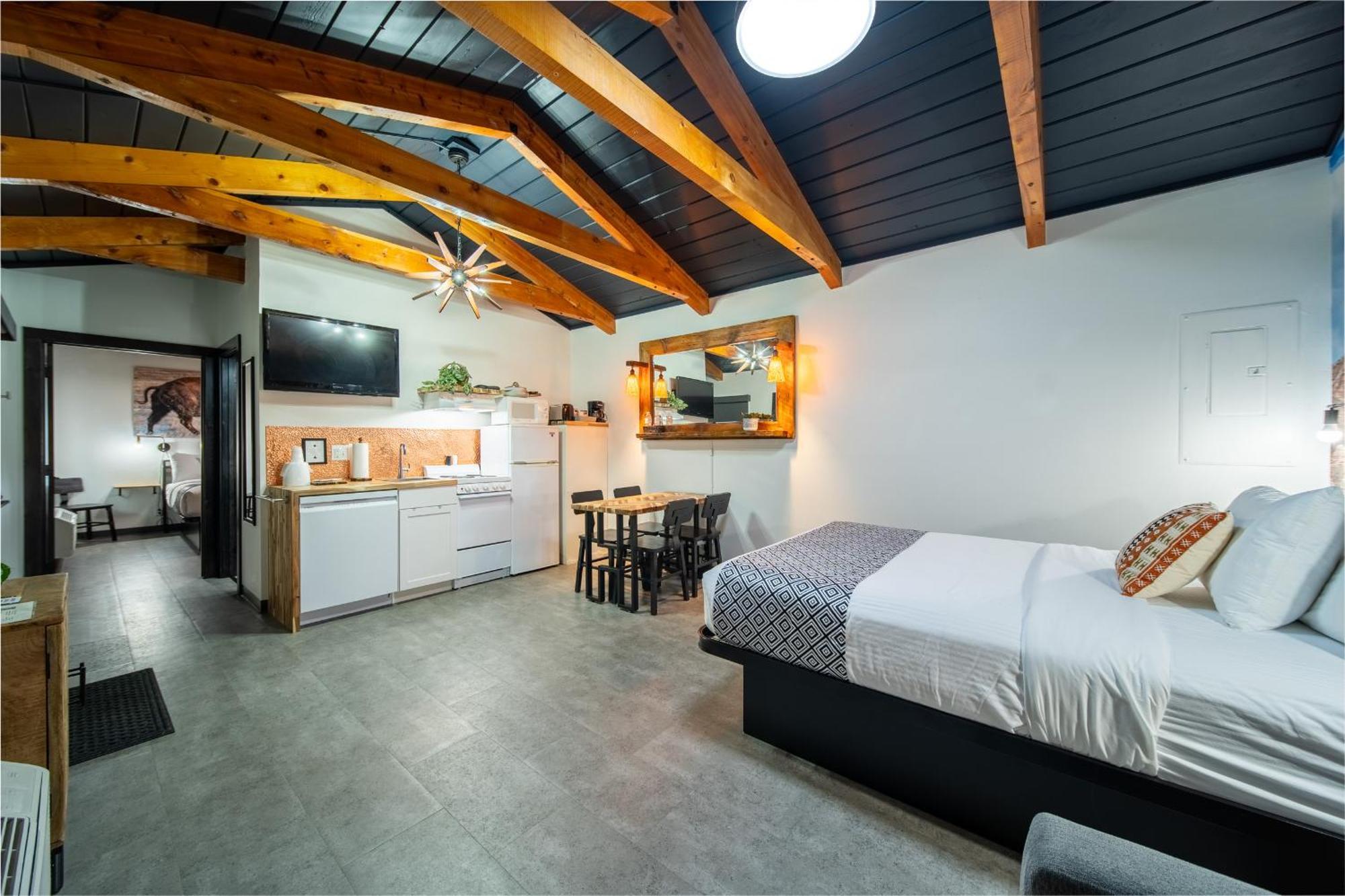 Hansen Inn & Cabins Wall Bagian luar foto